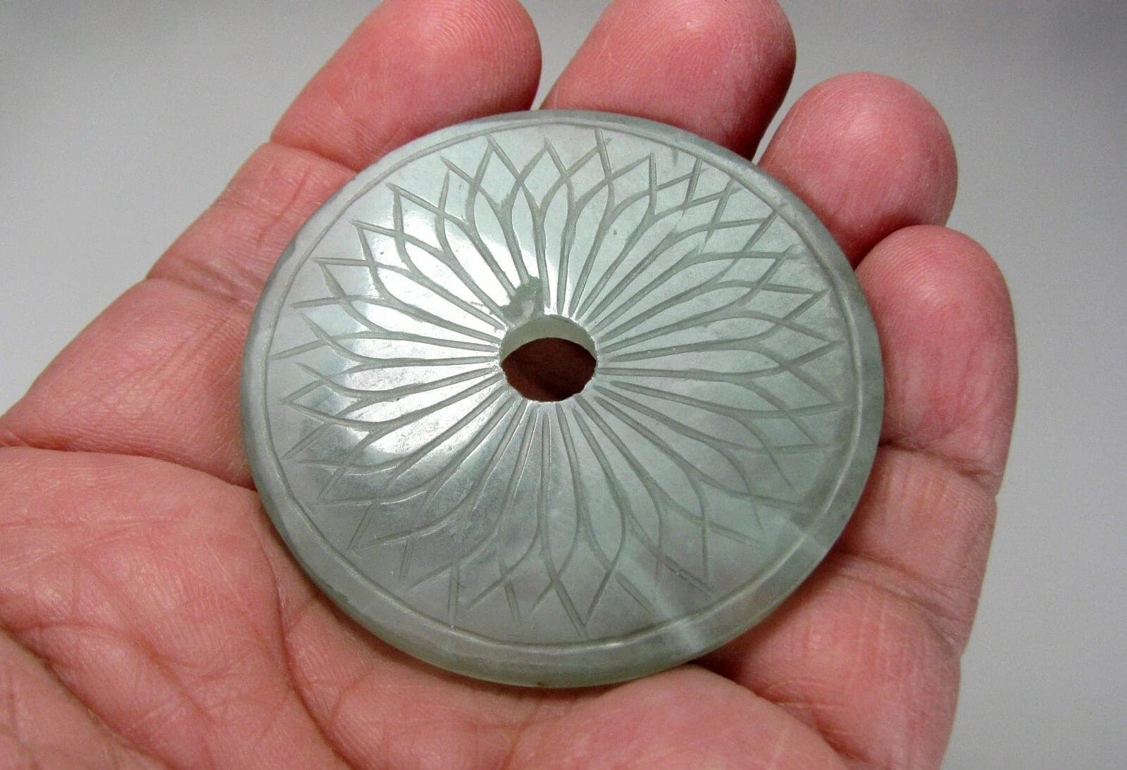 ANTIQUE CHINESE SEMI-TRANSLUCENT JADEITE JADE BI RITUAL DISK PENDANT - 1 photo 3