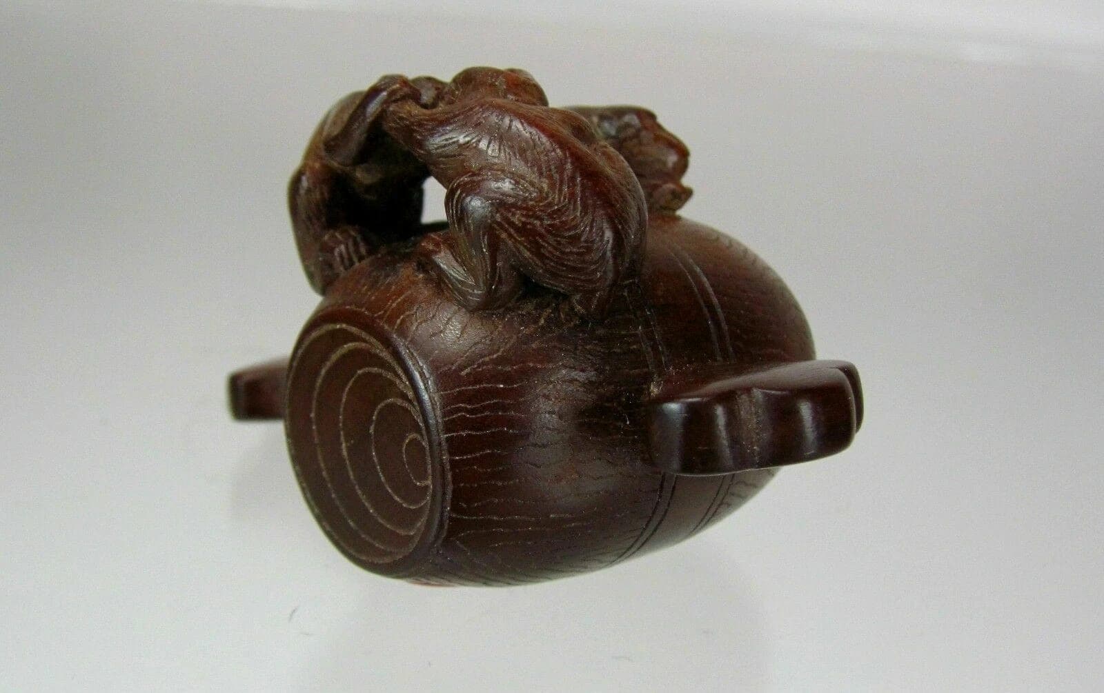 KÔRYÛ, 19th C. Japanese Boxwood Netsuke: Three Monkeys on Daikoku's Hammer photo 4