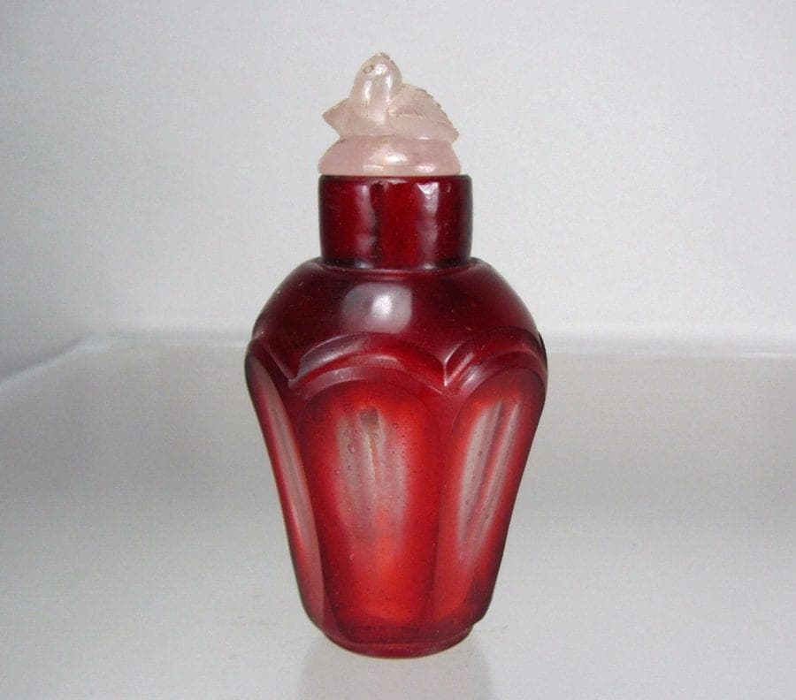 Faceted Ruby Red on Colorless Glass Snuff Bottle, Imperial Glassworks, 1720-1840 photo 2