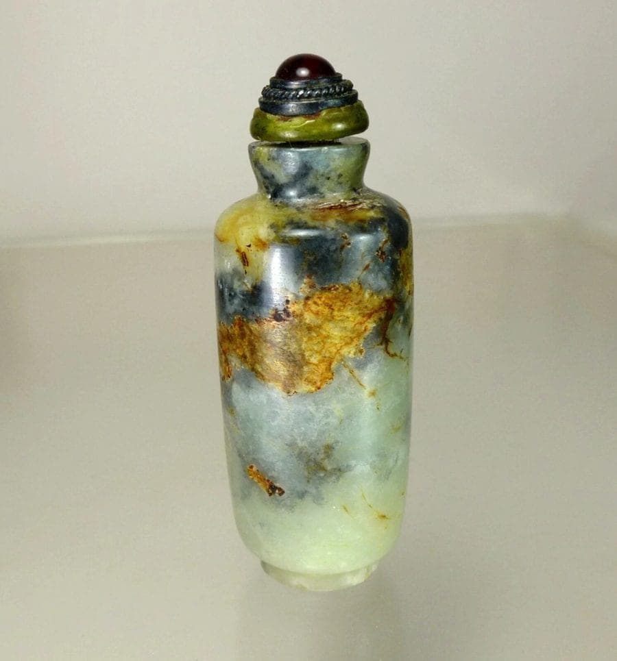 Very Rare, Cylindrical Jade SNUFF BOTTLE, 1740-1840 photo 2