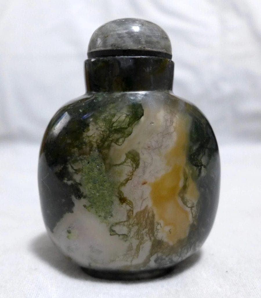 Large MOSS (Floater) AGATE Snuff Bottle, C. 1760-1850