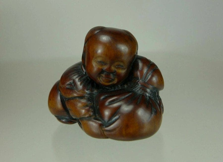 KISEKI, 19th C. Japanese Boxwood Netsuke of a Karako with Hotei's Bag photo 2