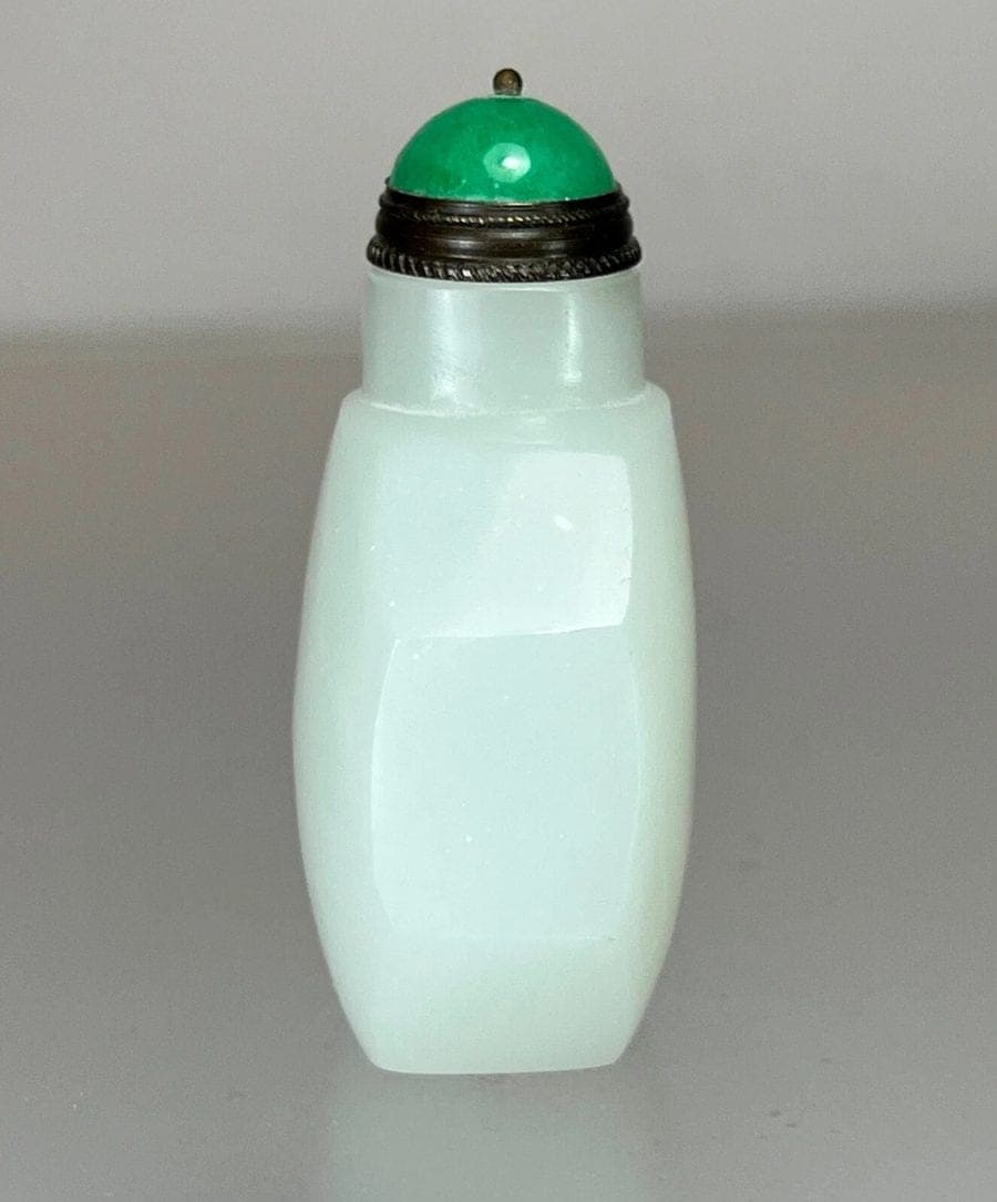 Chinese Faceted Peking Glass Snuff Bottle photo 5