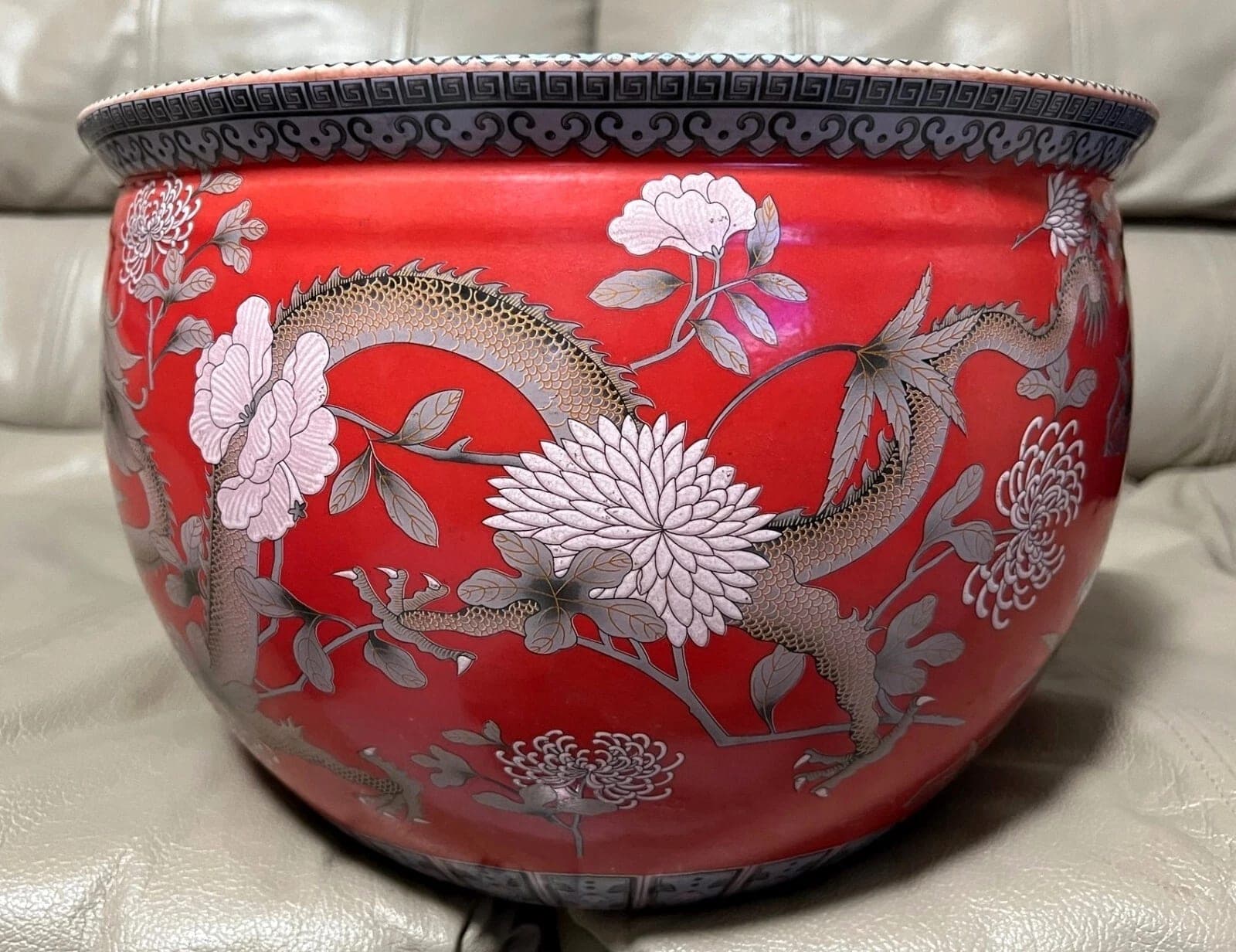 A DAYAZHAI, TIANDI YI JIA CHUN marked,  red-ground, Imperial Dragon Jardinière photo 5