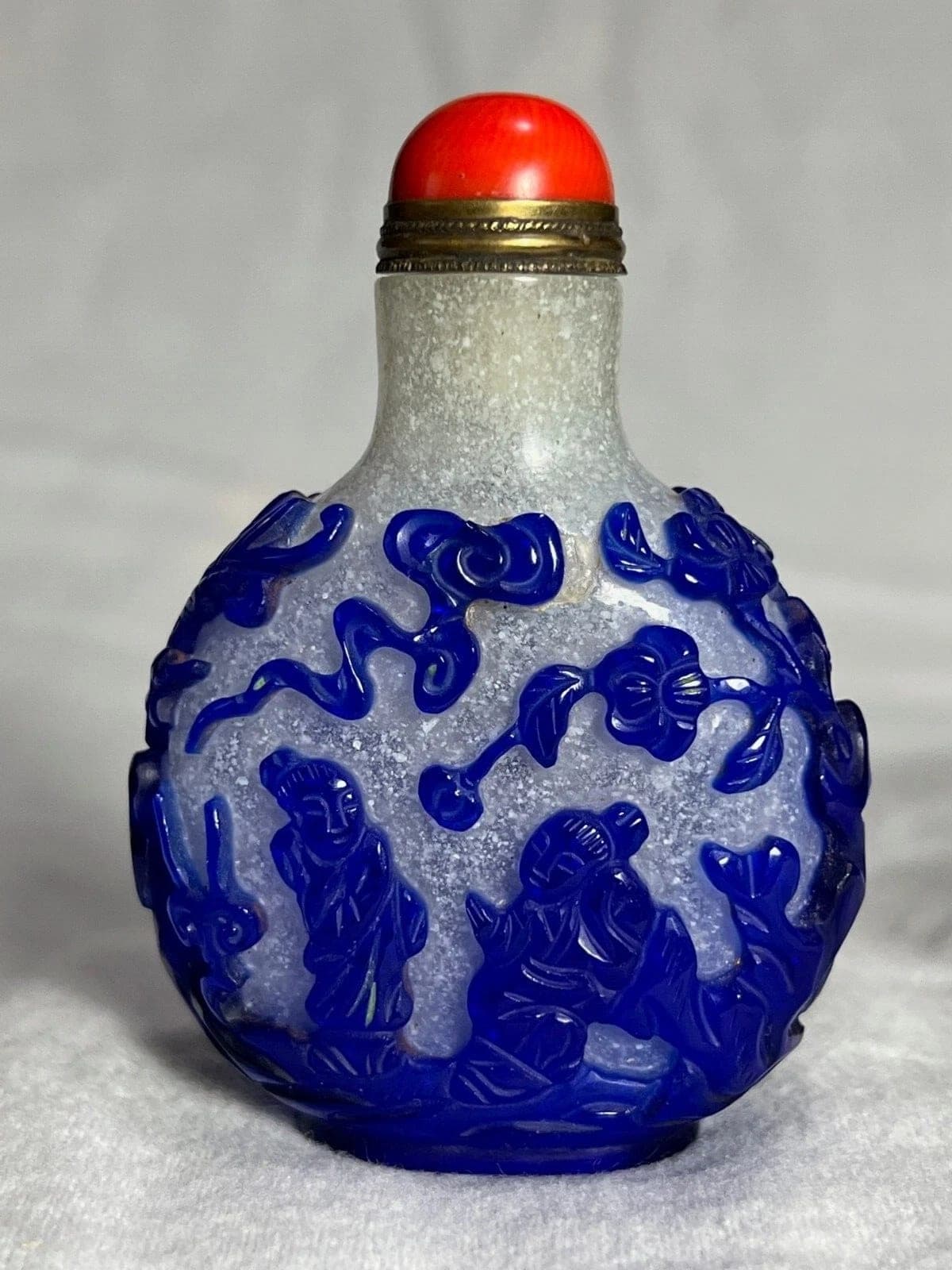 Blue Overlay over Snowflake Glass Snuff Bottle, Late 18th/19th C. photo 2