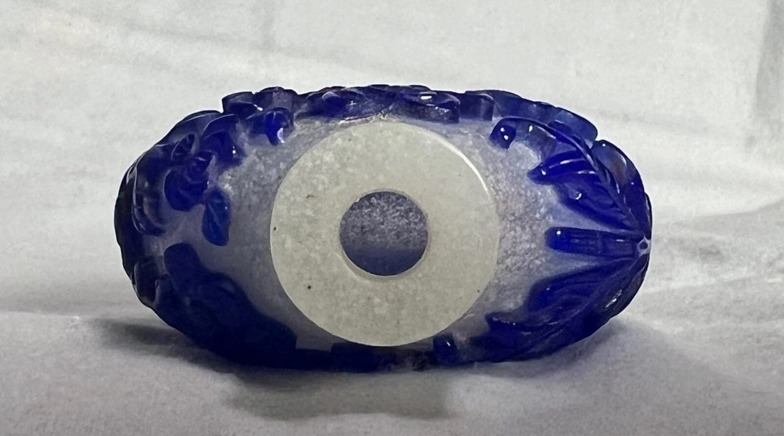 Blue Overlay over Snowflake Glass Snuff Bottle, Late 18th/19th C. photo 8