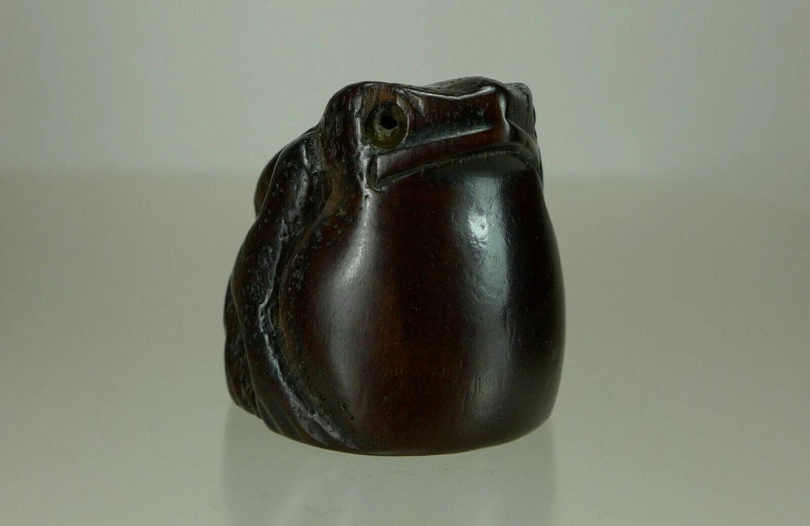 19th Century Japanese Iwami Ebony Netsuke:  Toad / Ashtray photo 2