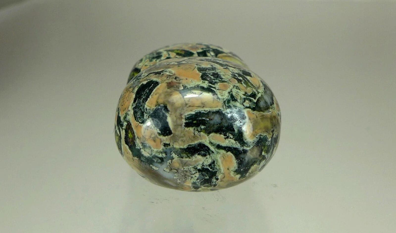EXTREMELY RARE, DOUBLE-GOURD, CONGLOMERATE PUDDINGSTONE SNUFF BOTTLE photo 5