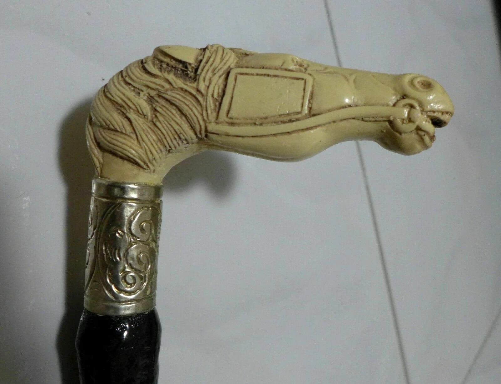 Carved HORSE HEAD Handle Cane with Irish Blackthorn Shaft, 36.4 inches photo 2