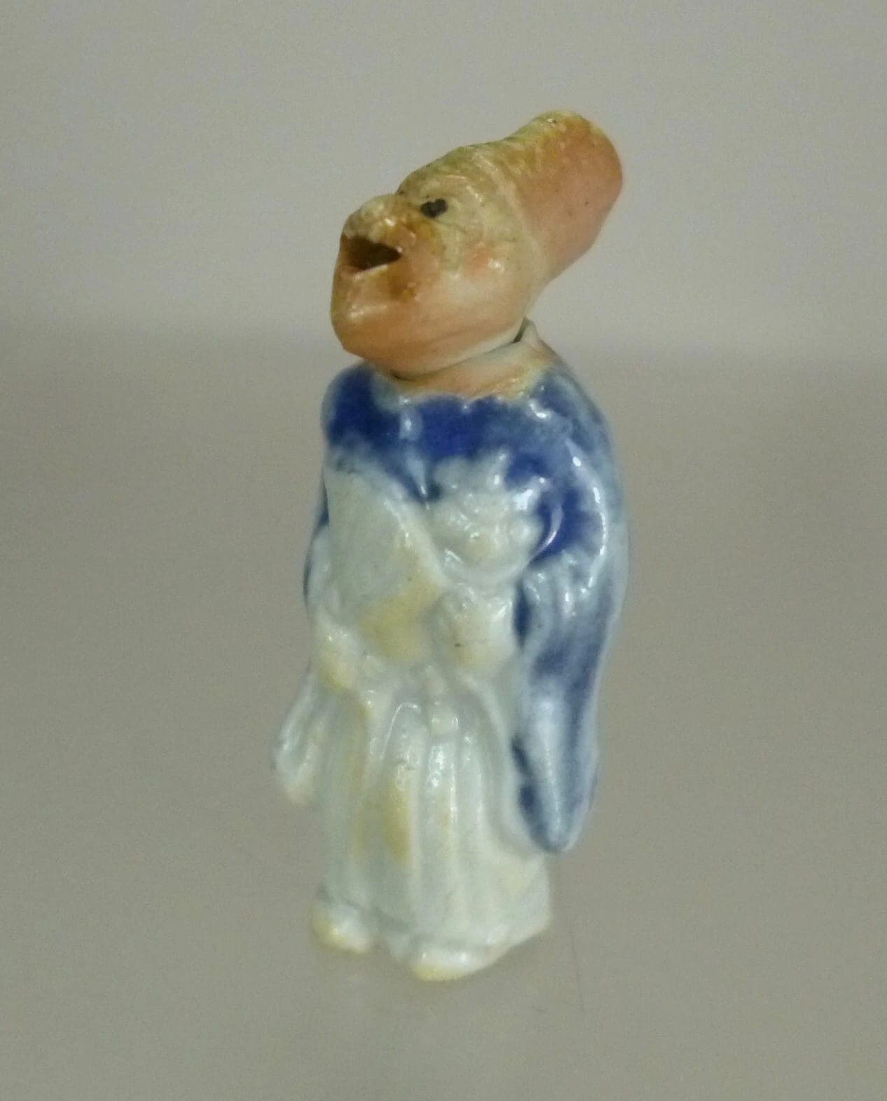 KARAKURI HIRADO PORCELAIN NETSUKE OF A MONKEY AS A SAMBASO DANCER photo 2