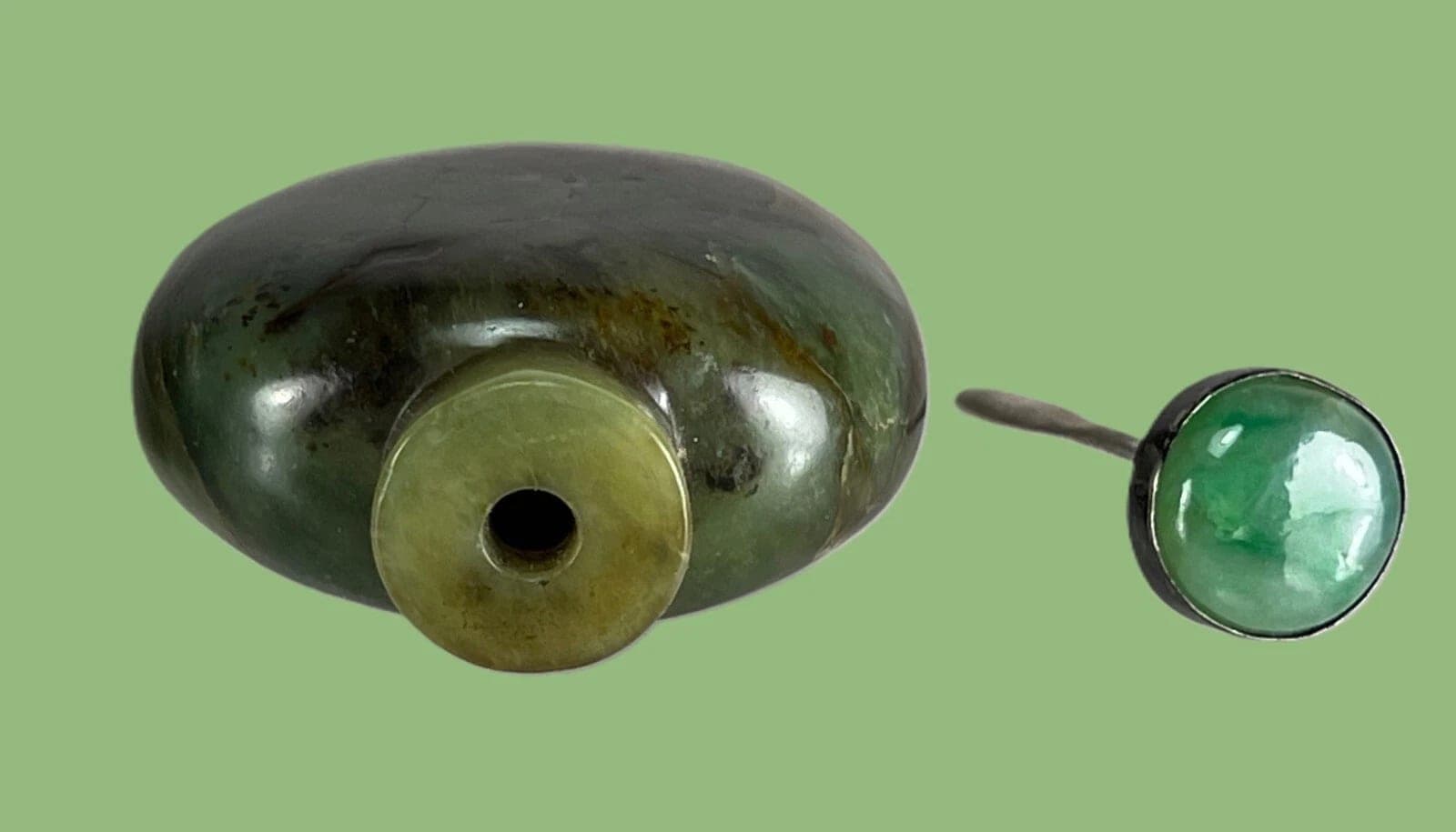 Qing Dynasty, Spinach Green Jade SNUFF BOTTLE, 18th/19th C. photo 8