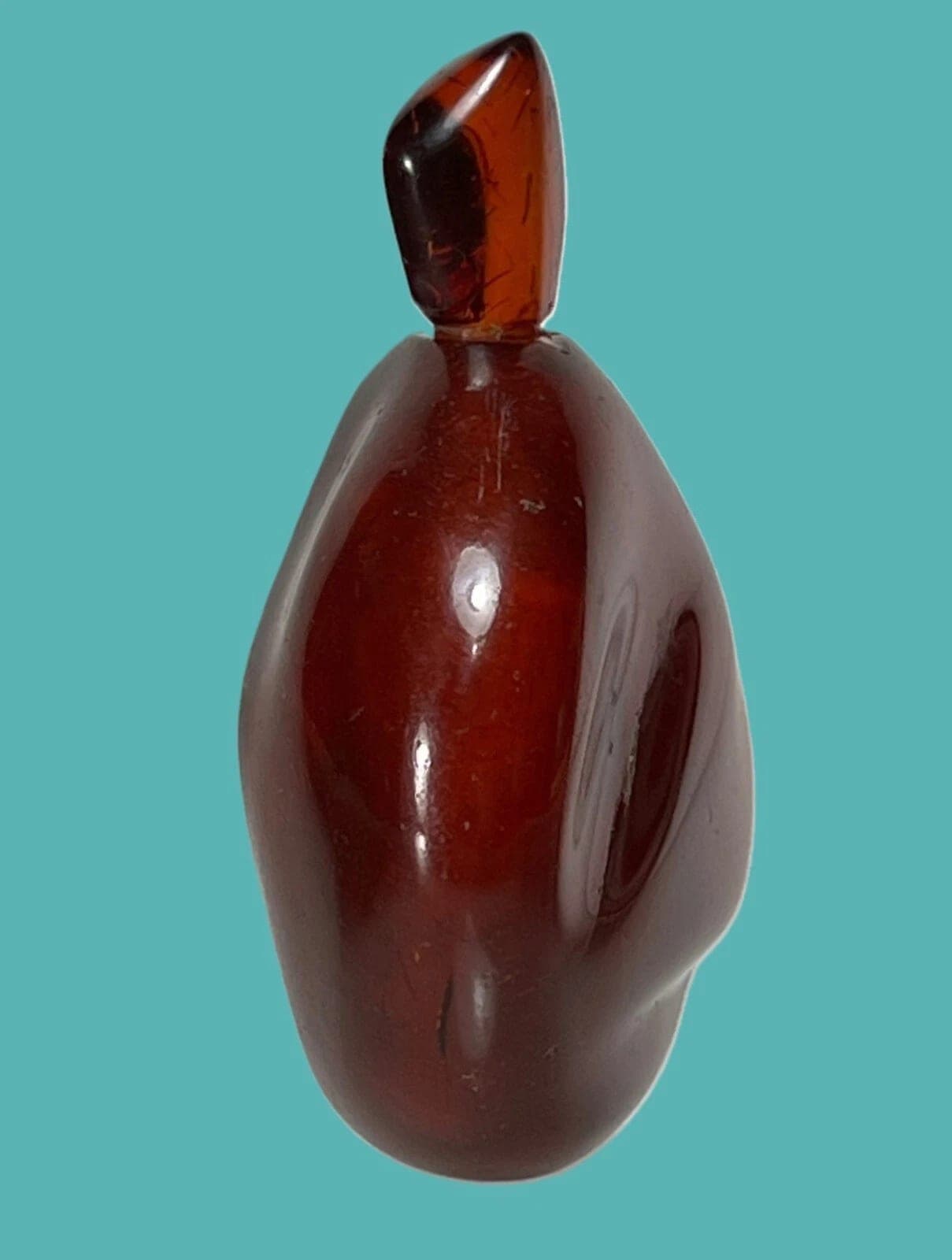 A Natural Amber 'Pebble-shaped' SNUFF BOTTLE, Qing Dynasty, 18th/19th Century photo 5