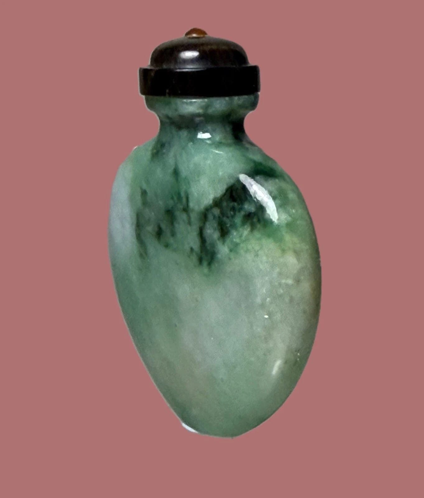 18th Century Apple Green & Gray Jade SNUFF BOTTLE, Spade Shaped photo 3