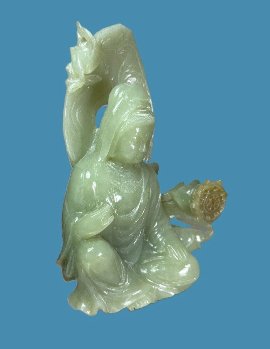 Chinese Celadon Jade Carving of Kwan Yin, Late 19th C. photo 3