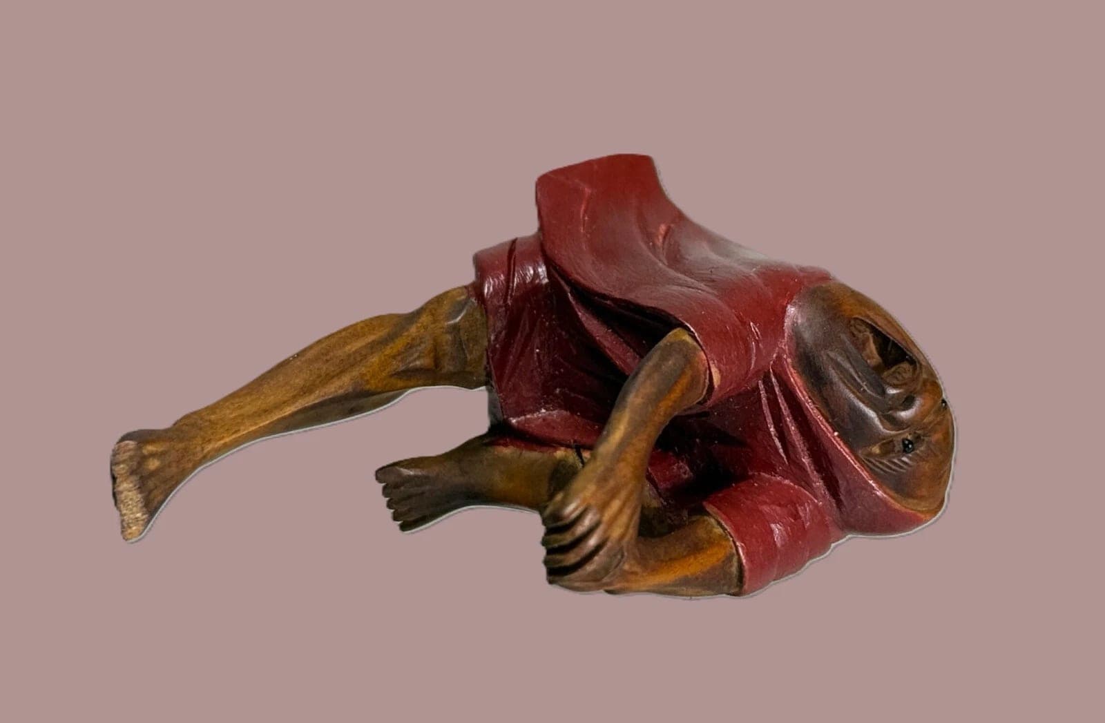 19th C. Japanese Boxwood Netsuke: Daruma in Red Robes photo 7