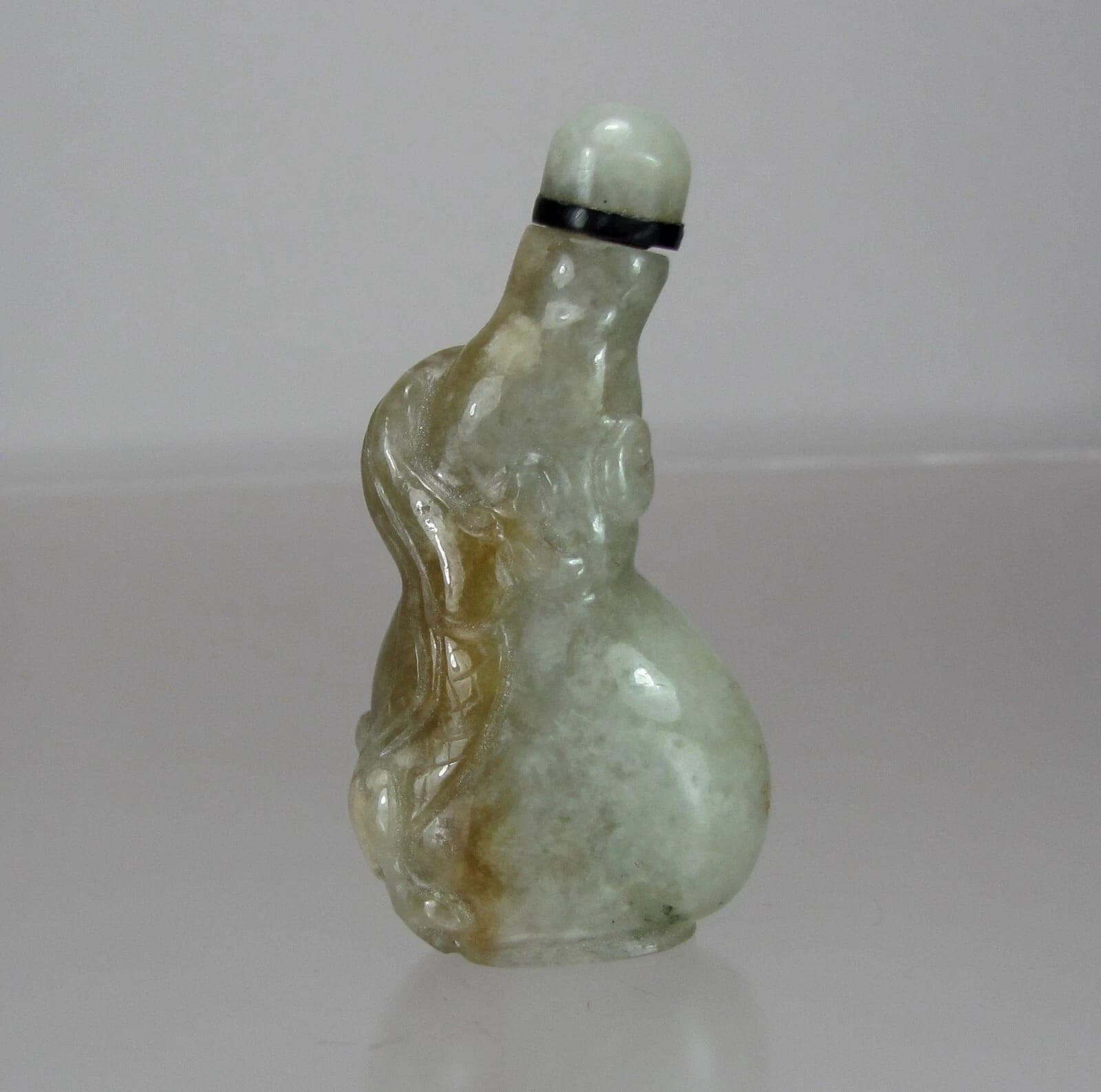 Unusually shaped (Sitting Elephant) Jade SNUFF BOTTLE, 1740-1840